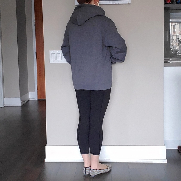 ๐ HOST PICK ๐ Harvard University Hoodie - Picture 2 of 16